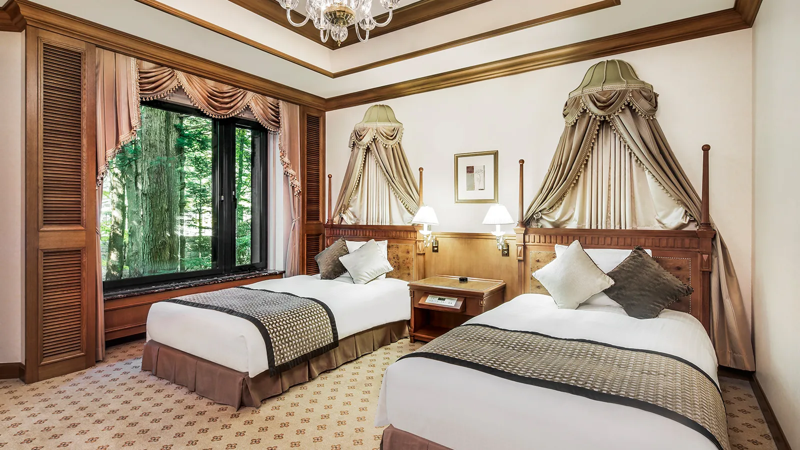 ジグソーパズル　earlene moses イングリッシュ ファームハウス 花咲くアルプスの家 | 光るジグソーパズルのアップルワン | アップル