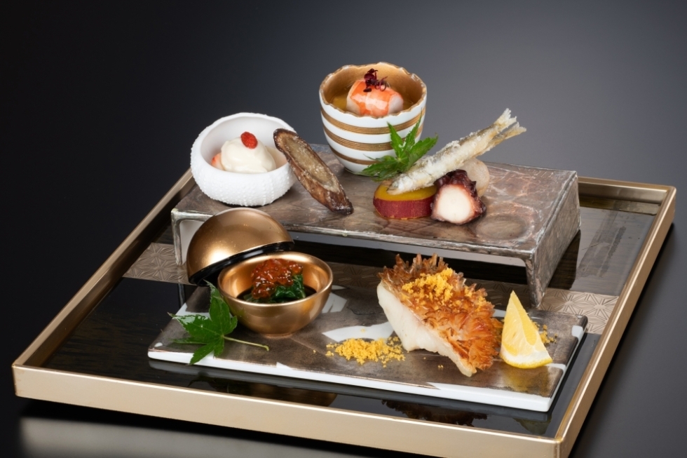 会席料理折鶴（おりづる）｜日本料理鳥羽別邸 華暦｜レストラン＆バー